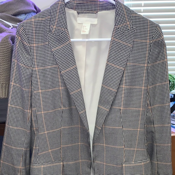 H&M Blazer - Picture 2 of 5